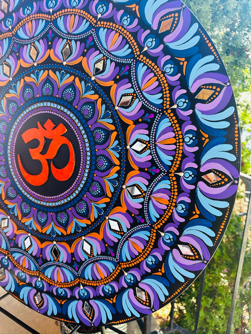 Cosmic om